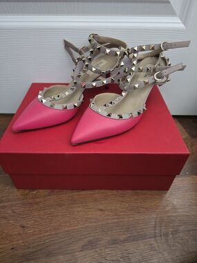 Gently Used - Valentino Garavani Rockstud caged pumps